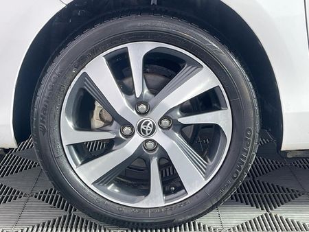 2018-Toyota-Yaris-15-XS-5-dr_3