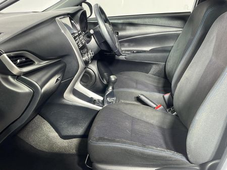 2018-Toyota-Yaris-15-XS-5-dr_7