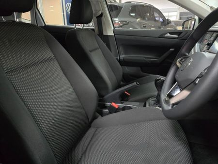 2024-Volkswagen-Polo-10-TSI_9