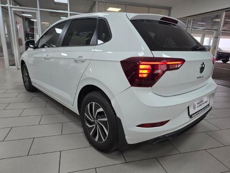 2024-Volkswagen-Polo-10-TSI_1