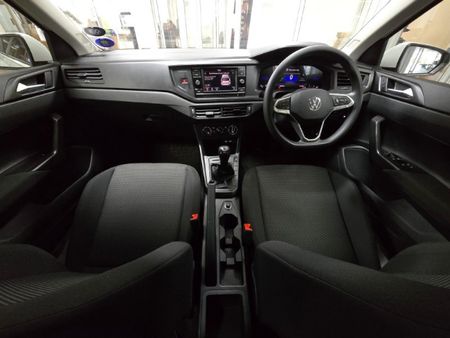 2024-Volkswagen-Polo-10-TSI_7