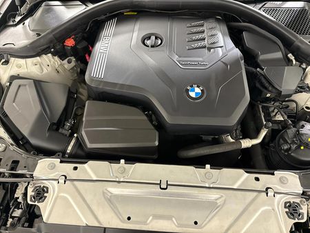 2021-BMW-3-Series-318i_11