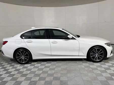 2021-BMW-3-Series-318i_15