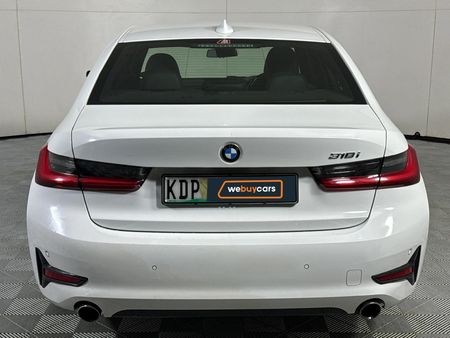 2021-BMW-3-Series-318i_16