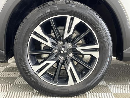 2023-Mitsubishi-Eclipse-Cross-20-GLS-Auto_4