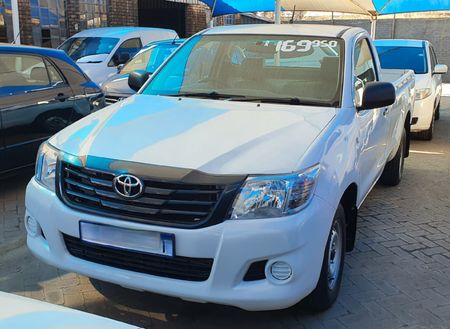 2010-Toyota-Hilux-20-VVTi-Single-Cab_0