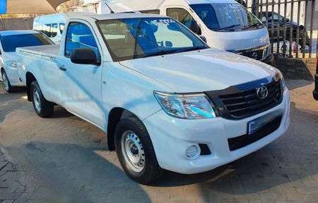 2010-Toyota-Hilux-20-VVTi-Single-Cab_1