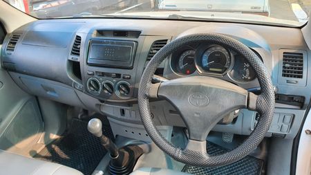 2010-Toyota-Hilux-20-VVTi-Single-Cab_4