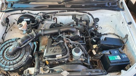 2010-Toyota-Hilux-20-VVTi-Single-Cab_6