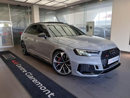 2019-Audi-RS4-Avant-quattro_0