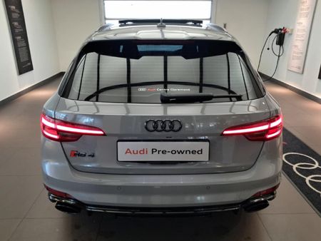 2019-Audi-RS4-Avant-quattro_13