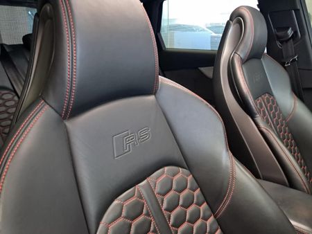 2019-Audi-RS4-Avant-quattro_15
