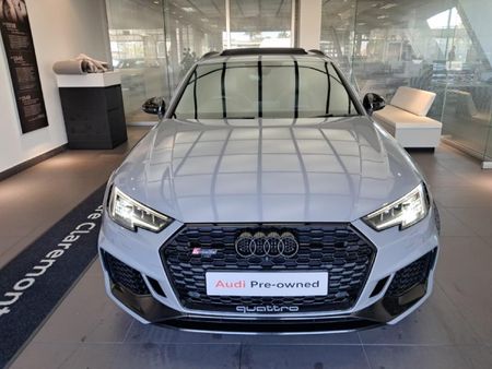 2019-Audi-RS4-Avant-quattro_1