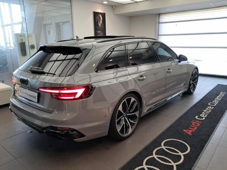 2019-Audi-RS4-Avant-quattro_19