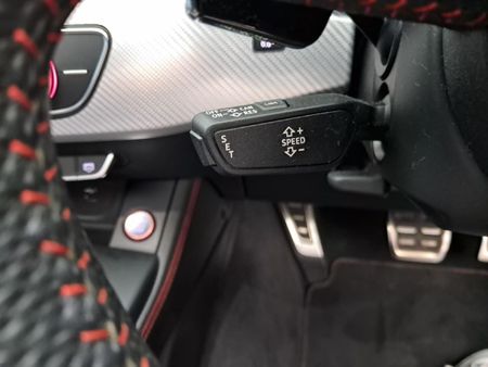 2019-Audi-RS4-Avant-quattro_21