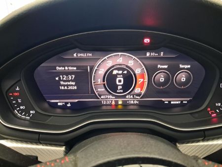 2019-Audi-RS4-Avant-quattro_26