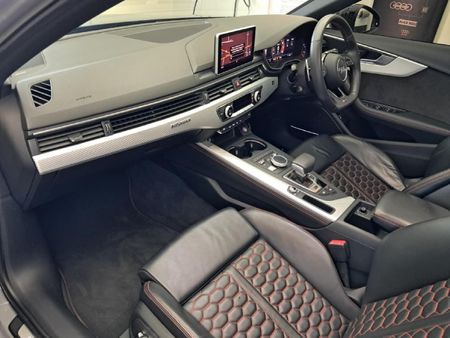 2019-Audi-RS4-Avant-quattro_29