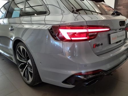 2019-Audi-RS4-Avant-quattro_6