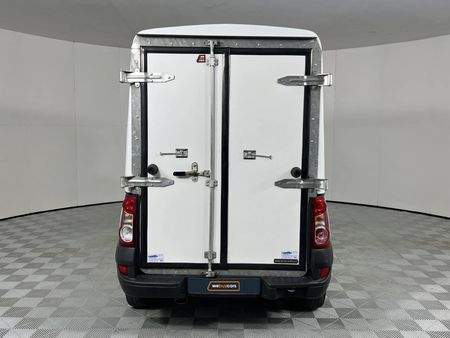 2021-Nissan-NP200-16_11