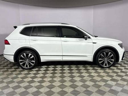 2021-Volkswagen-Tiguan-Allspace-20-TSI-Highline-4Motion-Auto-162kW_16