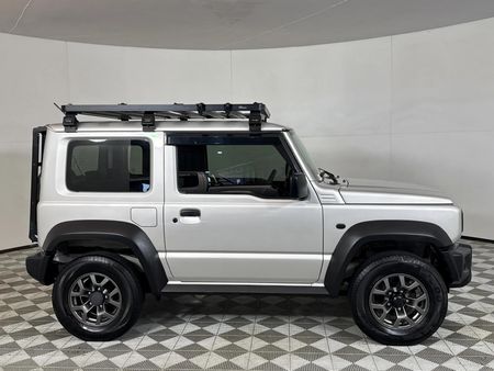 2022-Suzuki-Jimny-15-GL_13