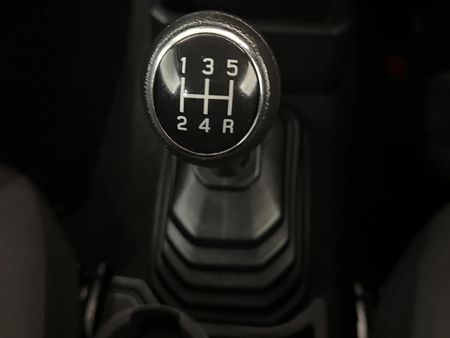2022-Suzuki-Jimny-15-GL_7