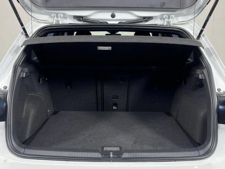 2024-Volkswagen-Golf-8-GTI-20-TSI-Auto_14