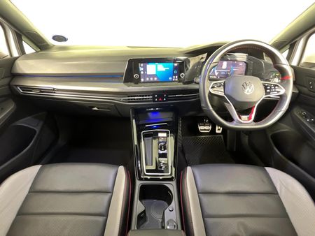 2024-Volkswagen-Golf-8-GTI-20-TSI-Auto_1