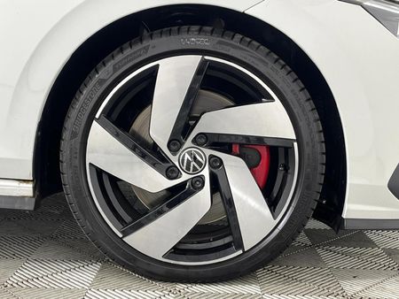 2024-Volkswagen-Golf-8-GTI-20-TSI-Auto_4