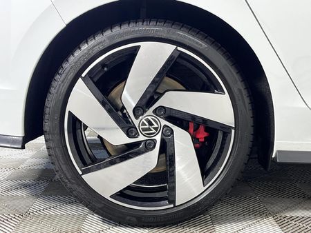 2024-Volkswagen-Golf-8-GTI-20-TSI-Auto_6