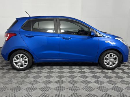 2017-Hyundai-Grand-i10-125-Motion_17