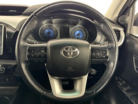 2018-Toyota-Hilux-28-GD-6-Raised-Body-Raider-Double-Cab-Auto_11