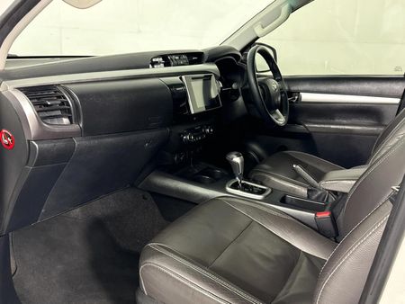2018-Toyota-Hilux-28-GD-6-Raised-Body-Raider-Double-Cab-Auto_8