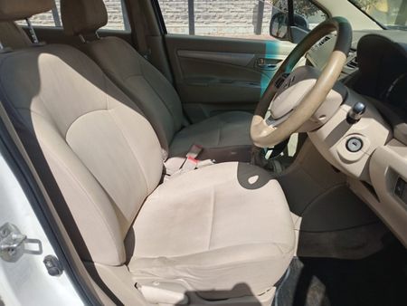 2016-Suzuki-Ertiga-14-GA_7