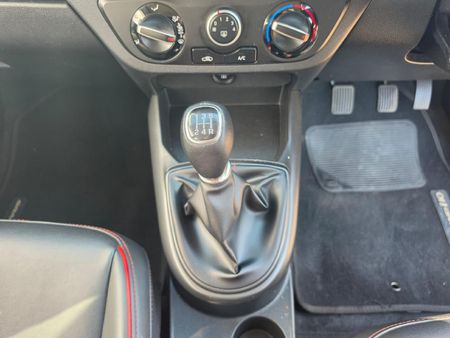 2022-Hyundai-Grand-i10-10-Fluid_7