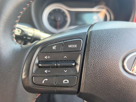 2022-Hyundai-Grand-i10-10-Fluid_8