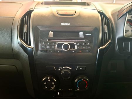 2017-Isuzu-KB-250-D-Teq-HO-X-Rider-Double-Cab_13