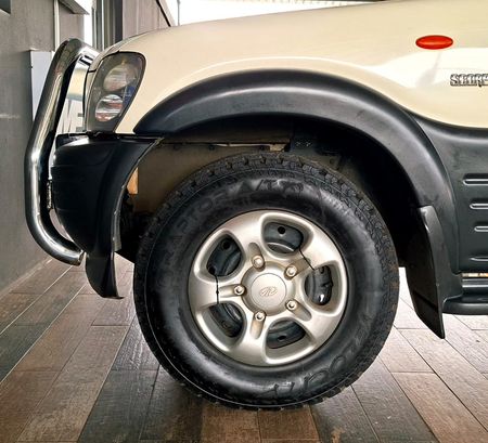 2006-Mahindra-Scorpio-26-TDi-GLX_7