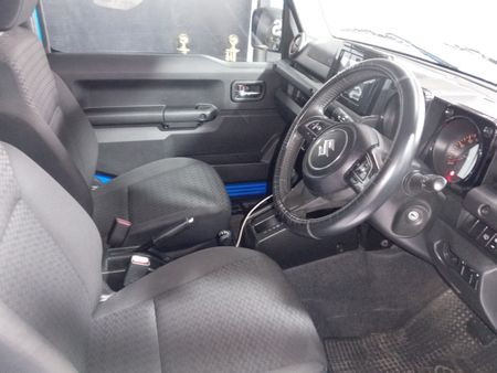 2023-Suzuki-Jimny-15-GL-Auto_10