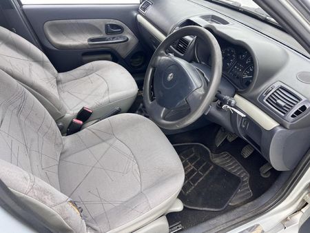 2003-Renault-Clio-12-Authentique_12