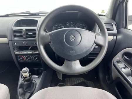 2003-Renault-Clio-12-Authentique_8