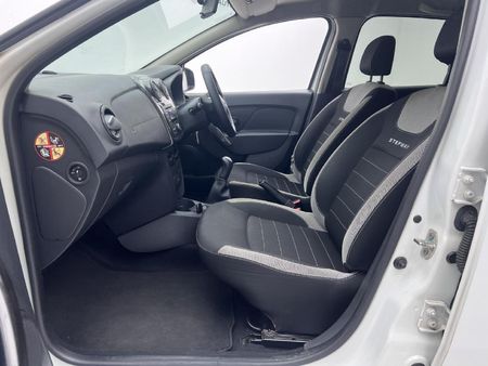 2018-Renault-Sandero-900T-Stepway-Expression_4