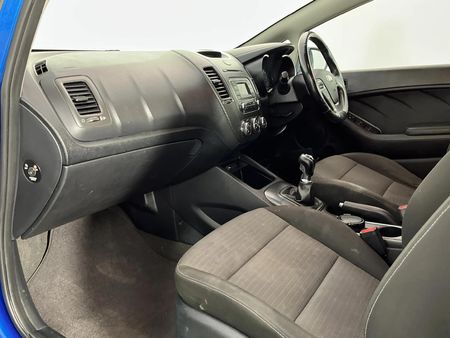 2016-Kia-Cerato-16-EX-5-dr_8