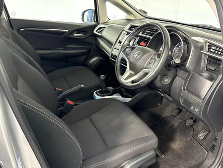 2016-Honda-Jazz-15-Elegance_9