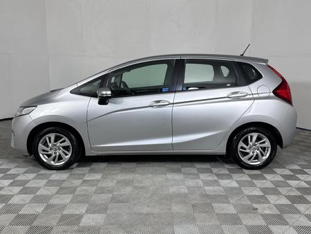 2016-Honda-Jazz-15-Elegance_16