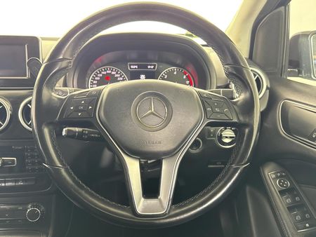 2013-Mercedes-Benz-B-Class-B-180-CDI-BE-Auto_11