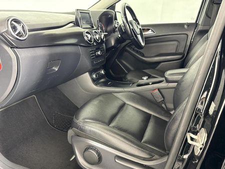 2013-Mercedes-Benz-B-Class-B-180-CDI-BE-Auto_8