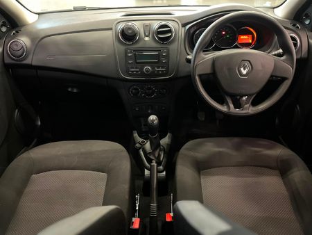 2016-Renault-Sandero-900T-Expression_11