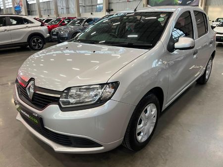 2016-Renault-Sandero-900T-Expression_2