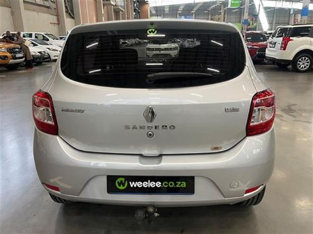 2016-Renault-Sandero-900T-Expression_5